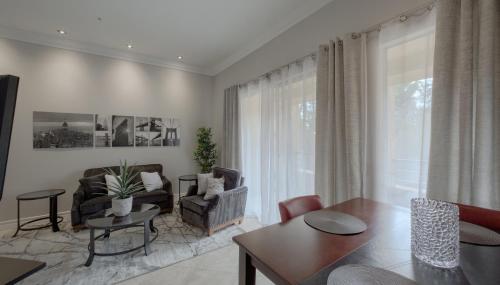 Fabulous Penthouse Apartment LAS VEGAS Strip view with resort amenities 5 min walk to main attractions ONLY LONG TERM RENTALS min 30 nights