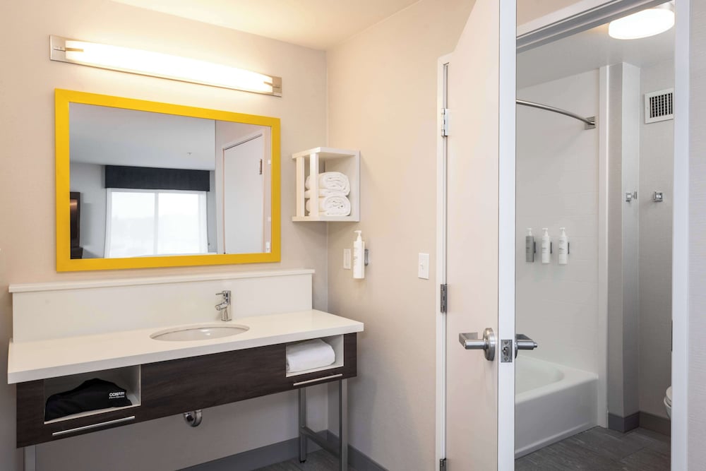 Hampton Inn & Suites Manteca - photo 34