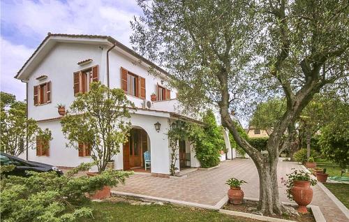 Gorgeous Home In Ardea With Wifi — 4-Star Luxury Hotel in Ardea, Italy