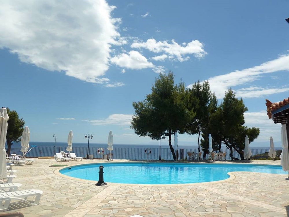 Milia Bay Hotel Apartments in Panormos, Greece