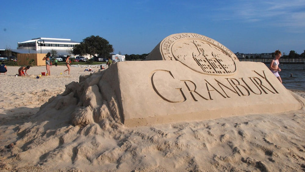 Holiday Inn Express & Suites Granbury by IHG - photo 33