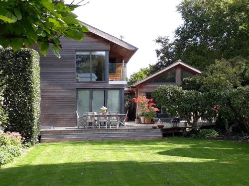 Pound Orchard Bed and Breakfast — 4-Star Luxury Hotel in Petersfield, United Kingdom