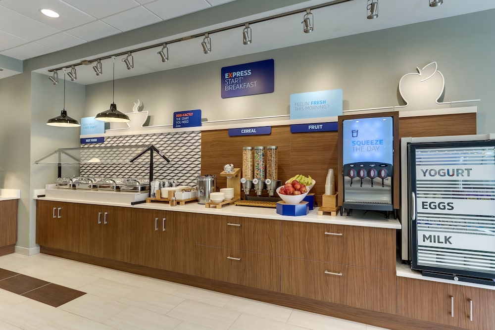 Holiday Inn Express & Suites Winston Salem Sw Clemmons by IHG - photo 45