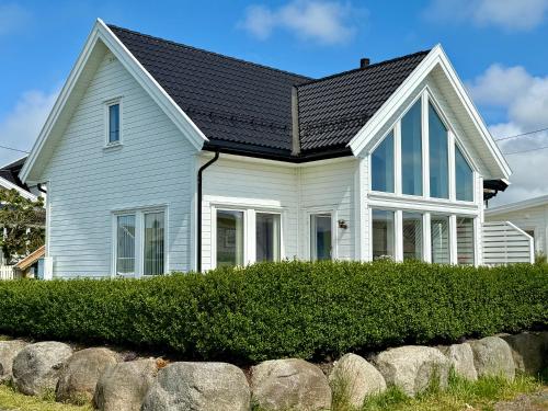 Holiday home near the sea — 4-Star Luxury Hotel in Farsund, Norway