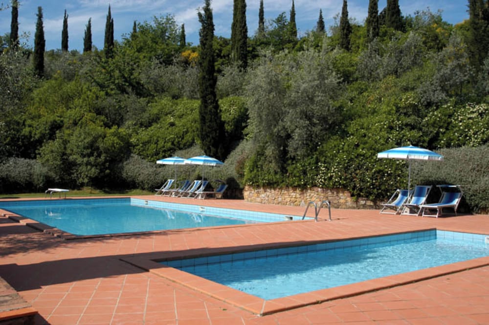 Comiti Farmhouse Apt. Bondone — 4-Star Luxury Hotel in Montaione, Italy