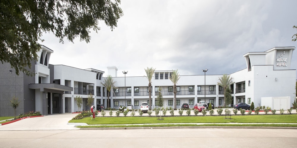 House Hotel - last minute hotel in Houston
