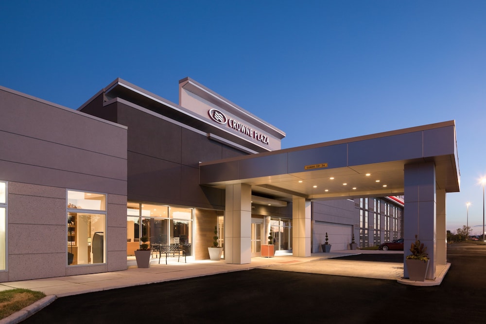 Crowne Plaza Chicago SW Burr Ridge by IHG — hotel in Burr Ridge