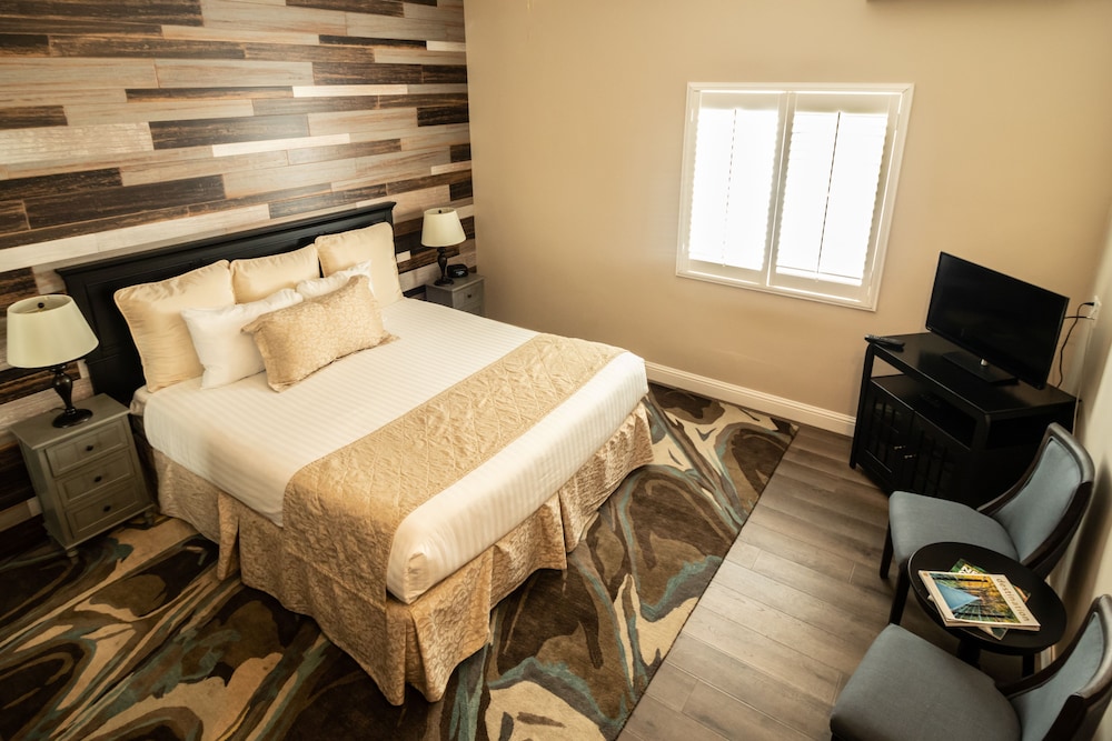 Grass Valley Courtyard Suites - photo 8