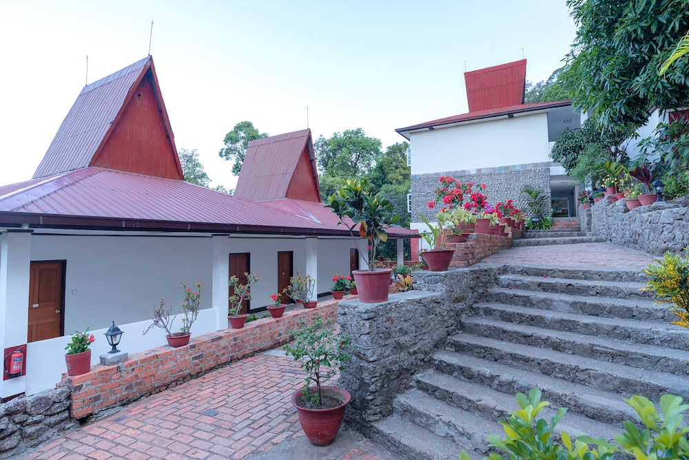 Golden Rock Hotel — Kyaikto — photo 5