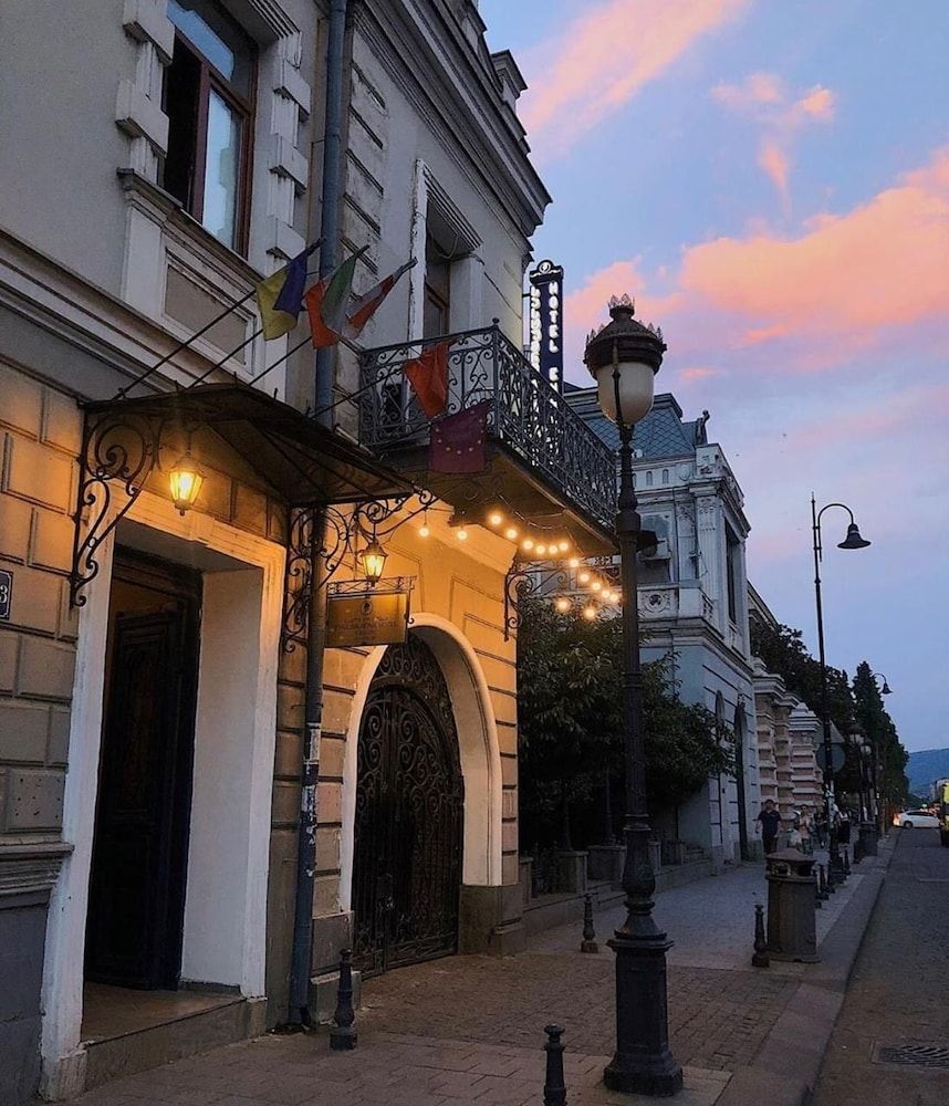 English Home Tbilisi