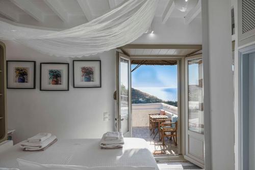 Sea & Sunset View Villa Chora with private jacuzzi — 4-Star Luxury Hotel in Patmos, Greece