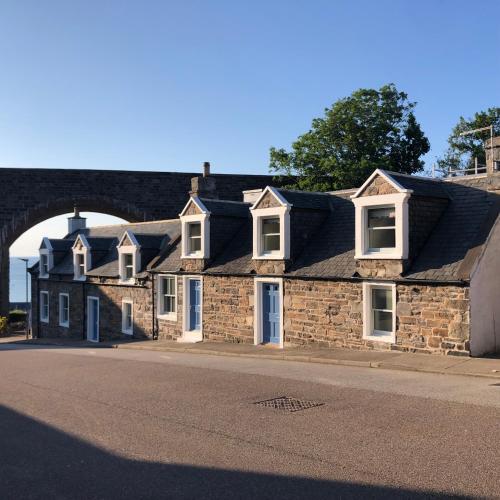 The Three Kings Inn — 4-Star Luxury Hotel in Cullen, United Kingdom