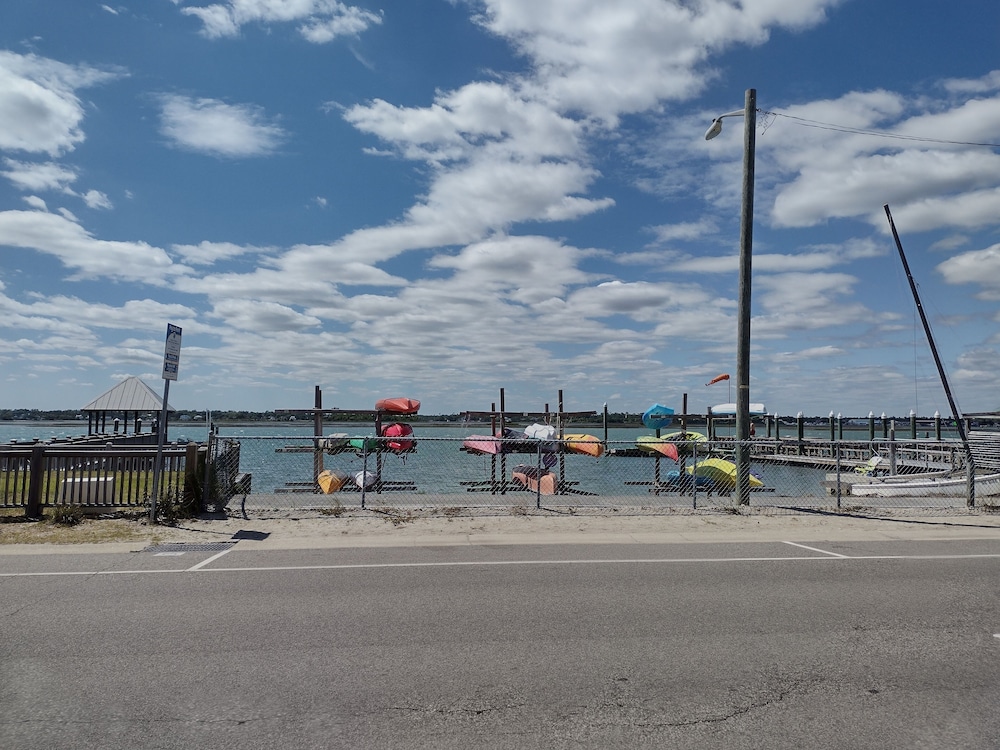Sandpeddler Inn & Suites - photo 278