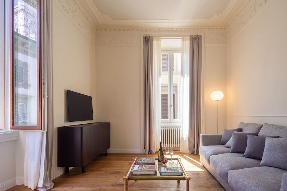 Florence Luxury Apartment al Duomo by Mmega — 4-Star Luxury Hotel in Florence, Italy