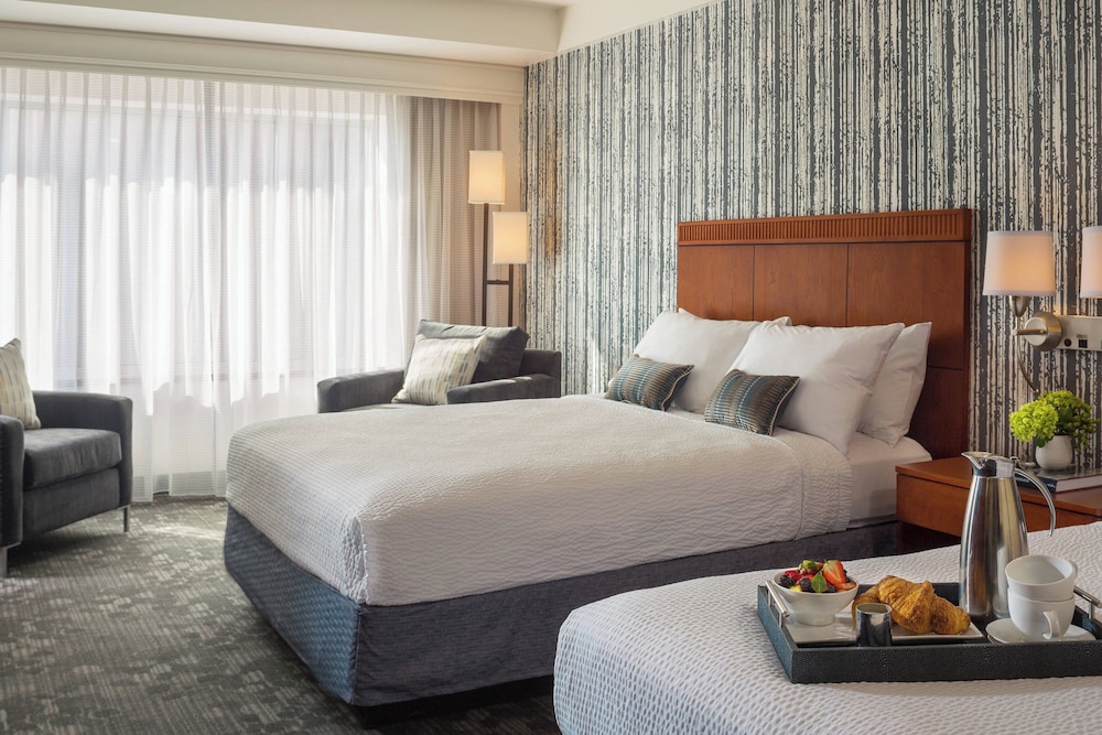 Courtyard Marriott Burlington Harbor - photo 7