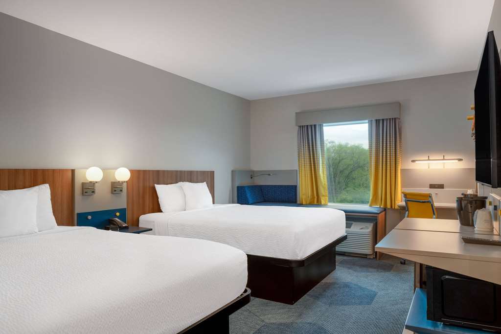 Microtel Inn & Suites by Wyndham Winchester - photo 26