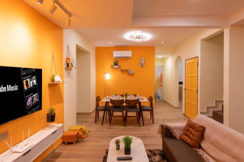 Orange Tatami Funny House at Bukit Beruang Malacca — 4-Star Luxury Hotel in Malacca, Malaysia