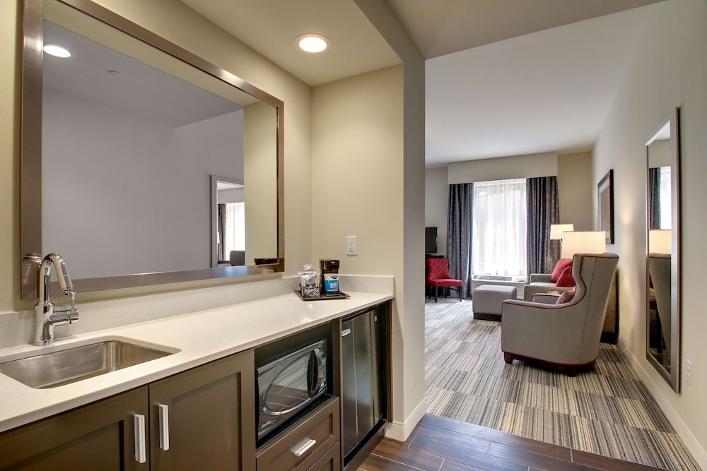 Hampton Inn & Suites Greenville Airport SC - photo 36