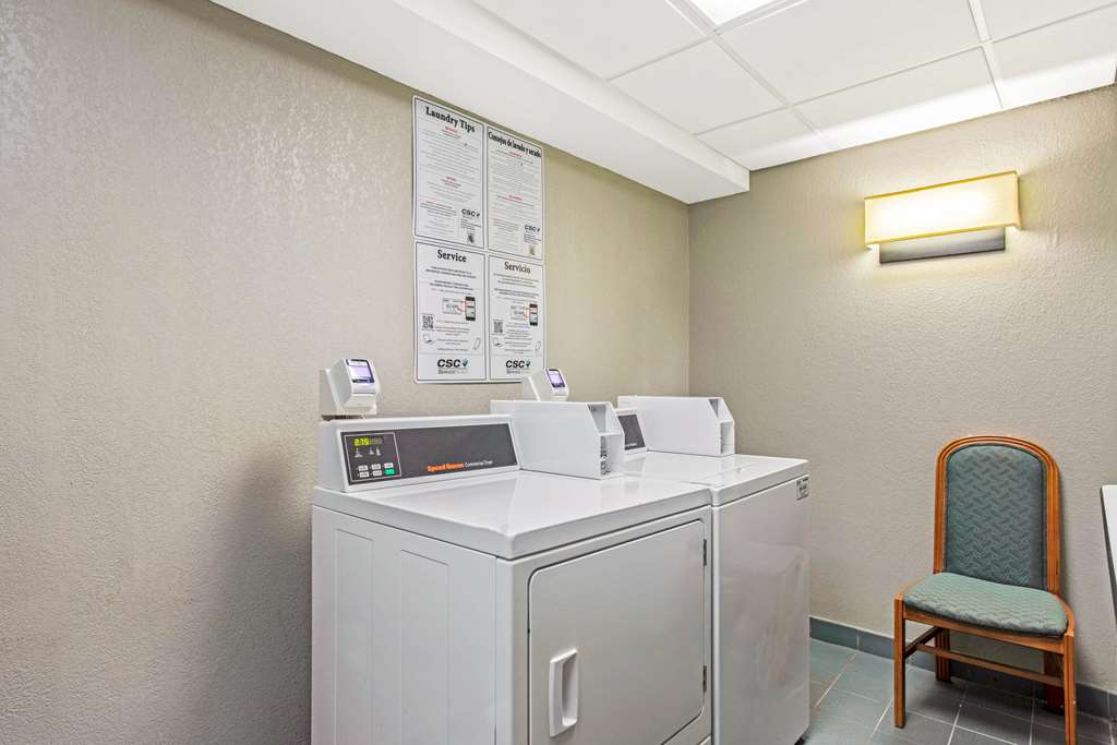 La Quinta Inn & Suites by Wyndham Birmingham Homewood - photo 38