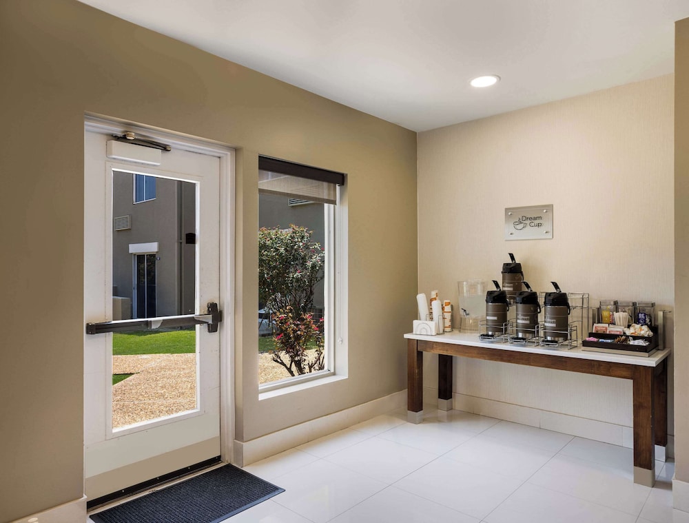 MainStay Suites Savannah Midtown - photo 28