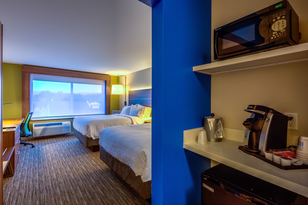 Holiday Inn Express & Suites Reedsville State Coll Area by IHG - photo 8