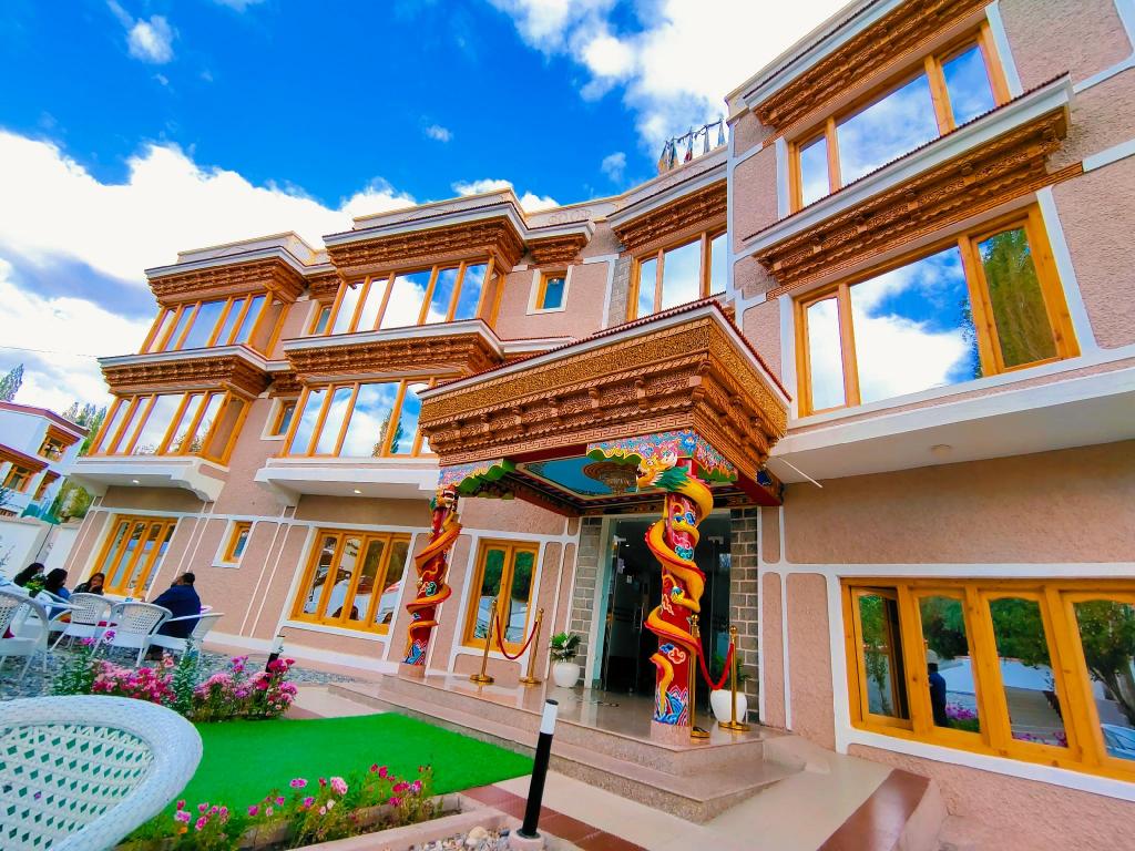 Sangaylay Palace - carbon neutral hotel in Leh