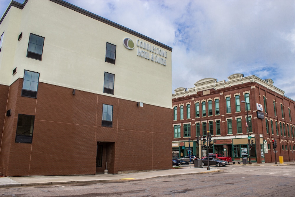 Cobblestone Hotel & Suites Chippewa Falls - photo 71