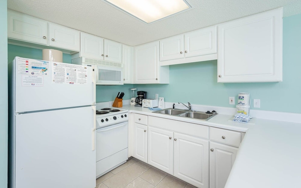 Phoenix All Suites Hotel 308 1 Bedroom Condo by Redawning - photo 8