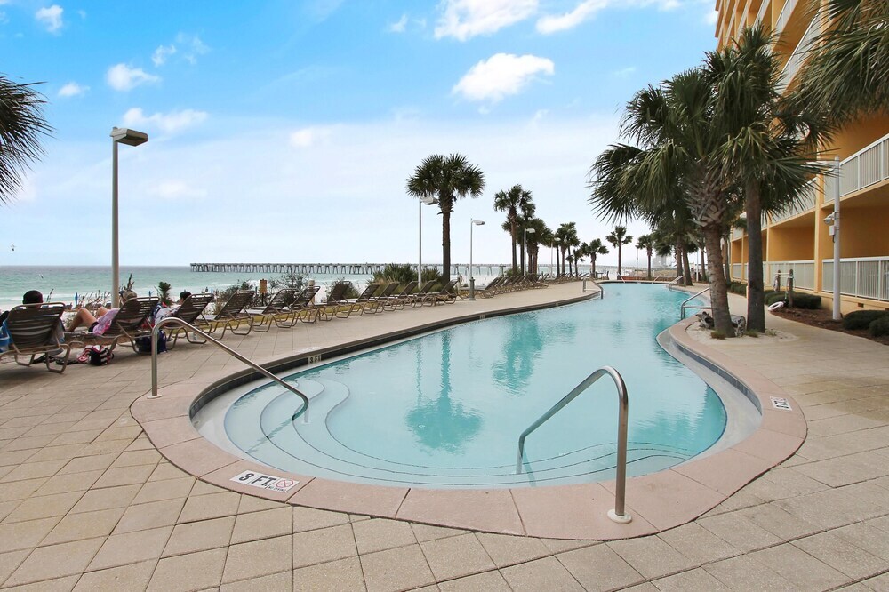 Calypso Resort and Towers by Book That Condo - photo 16