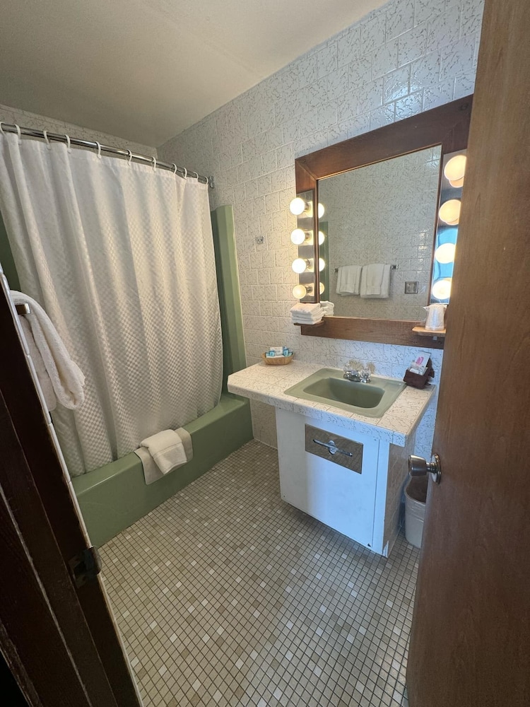 Sunset Oceanfront Lodging - photo 76