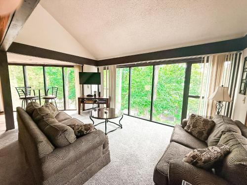 Treehouse Treetop Village104 3Bed3BAPools 8PP — 4-Star Luxury Hotel in Four Seasons, United States