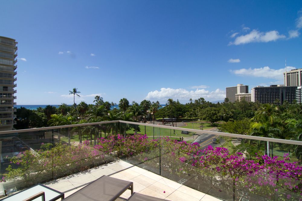 Gaia Hawaii at Trump Waikiki Hotel - photo 2