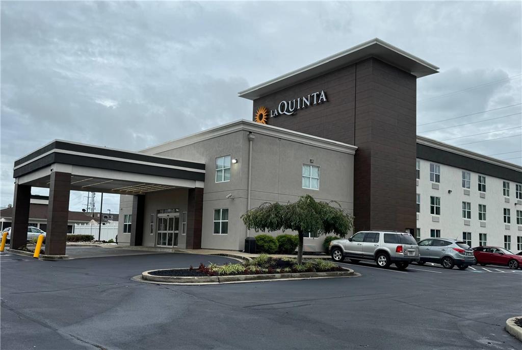 La Quinta Inn & Suites by Wyndham Lexington Park Patuxent - photo 4