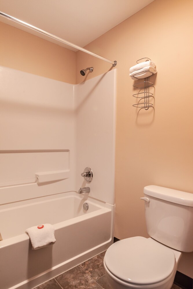 Oyo Hotel Wadsworth Oh I 76 - photo 22