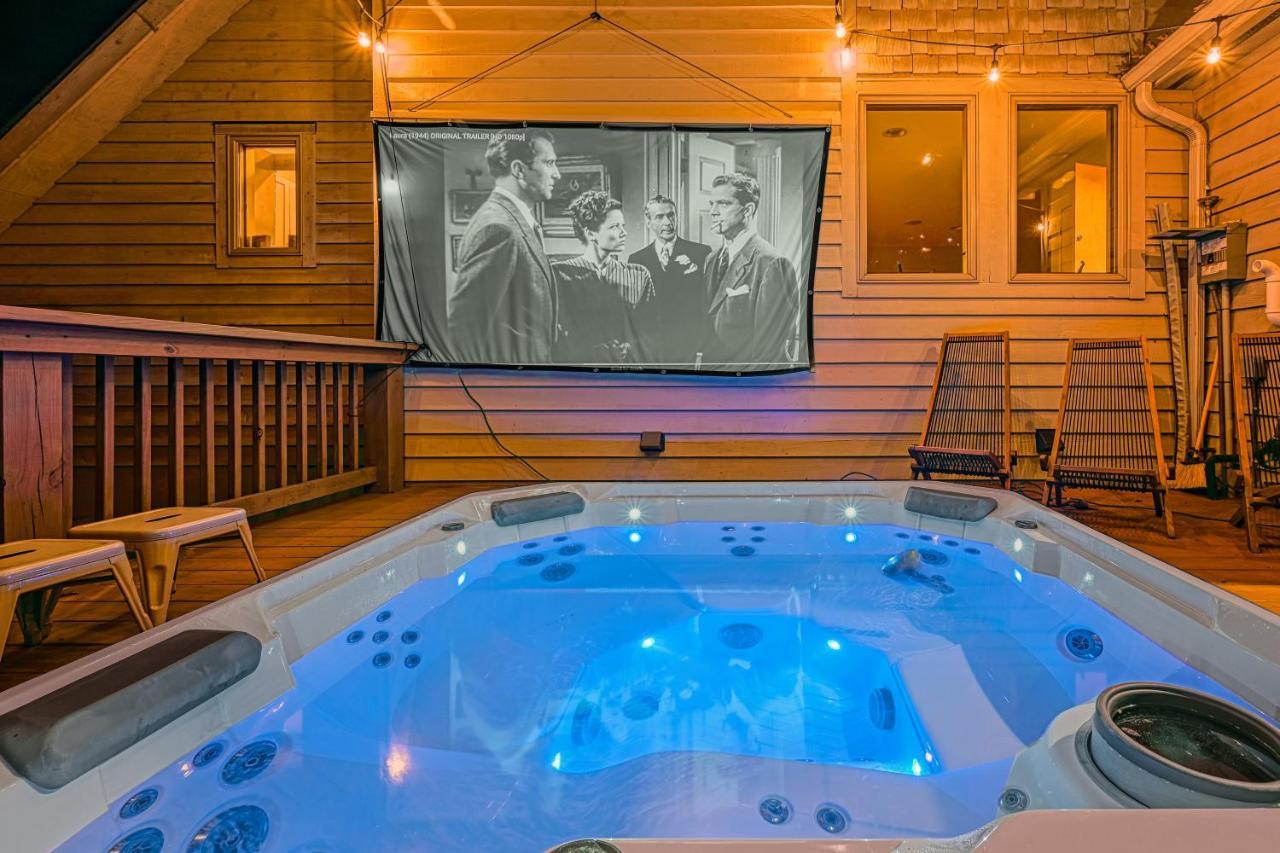 Lake Daze - carbon neutral hotel in Oakland