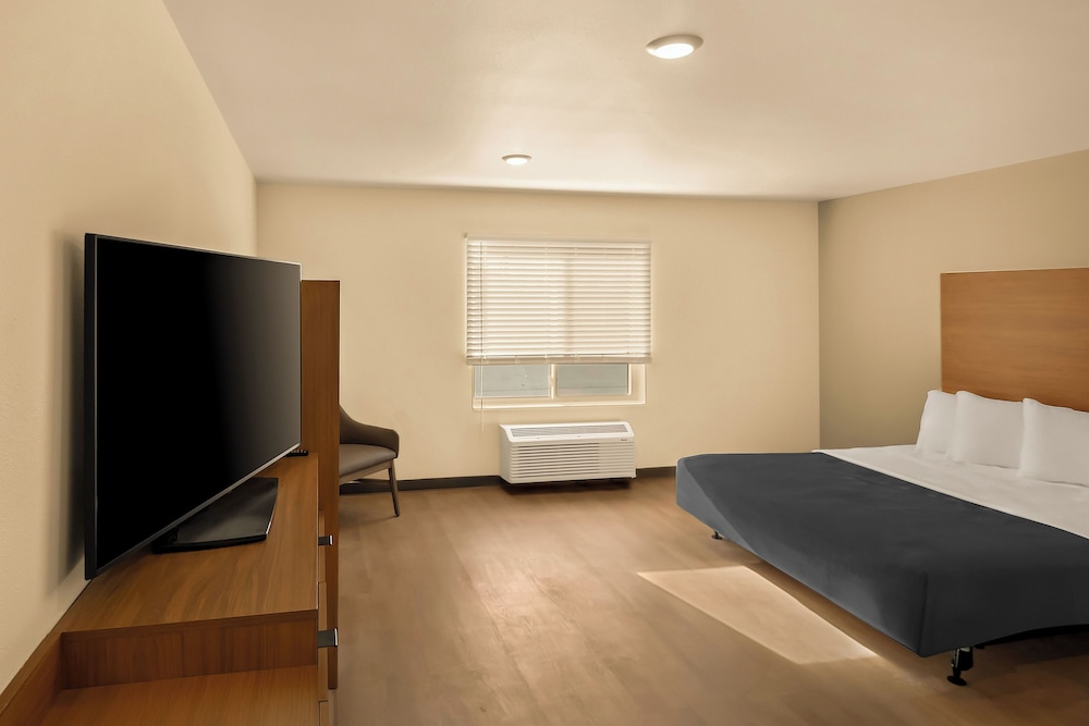 LivAway Suites Missoula - photo 12