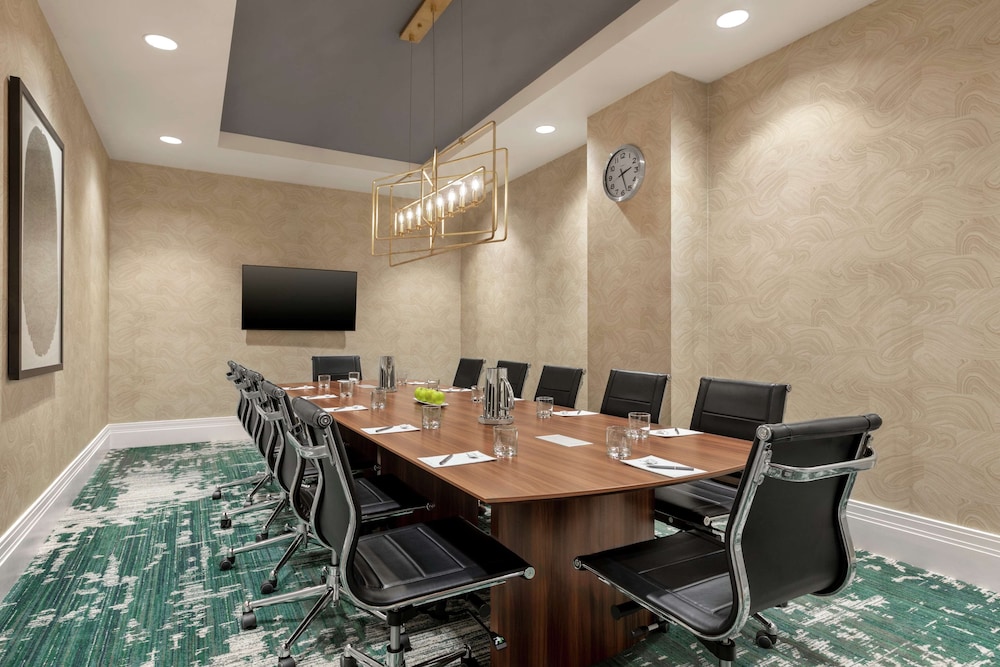 Embassy Suites by Hilton Wilmington Riverfront - photo 40