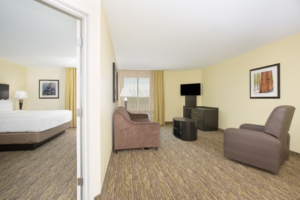 Candlewood Suites Longmont Boulder Area by IHG - photo 7