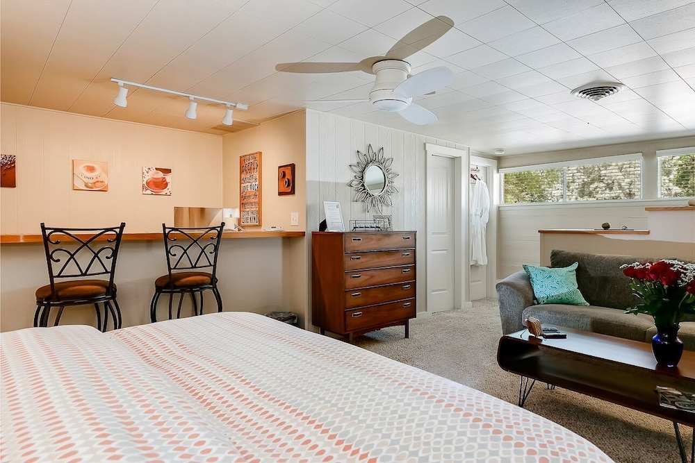 Boise Hillside Suites - photo 8