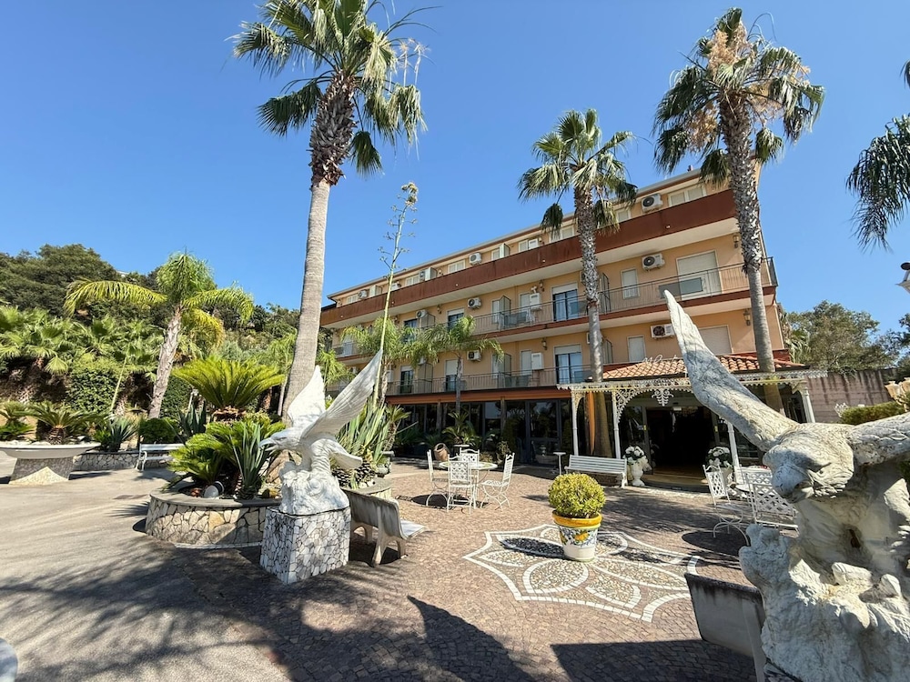 Hotel Happy Days in Giugliano In Campania, Italy