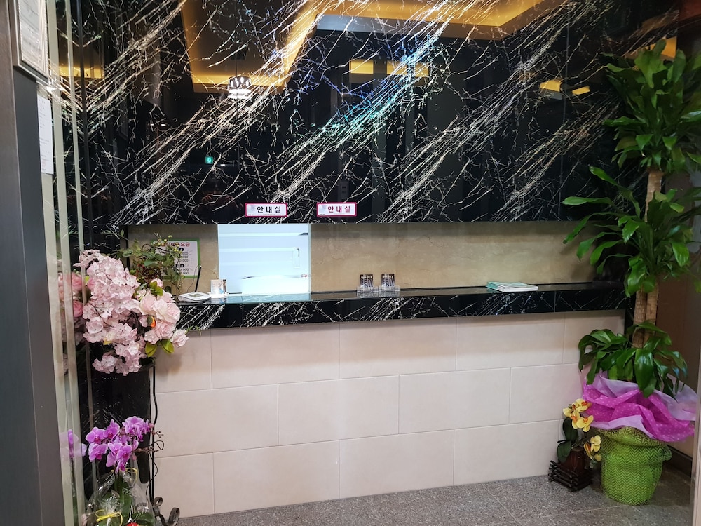 Hite Hotel — Changwon — photo 4