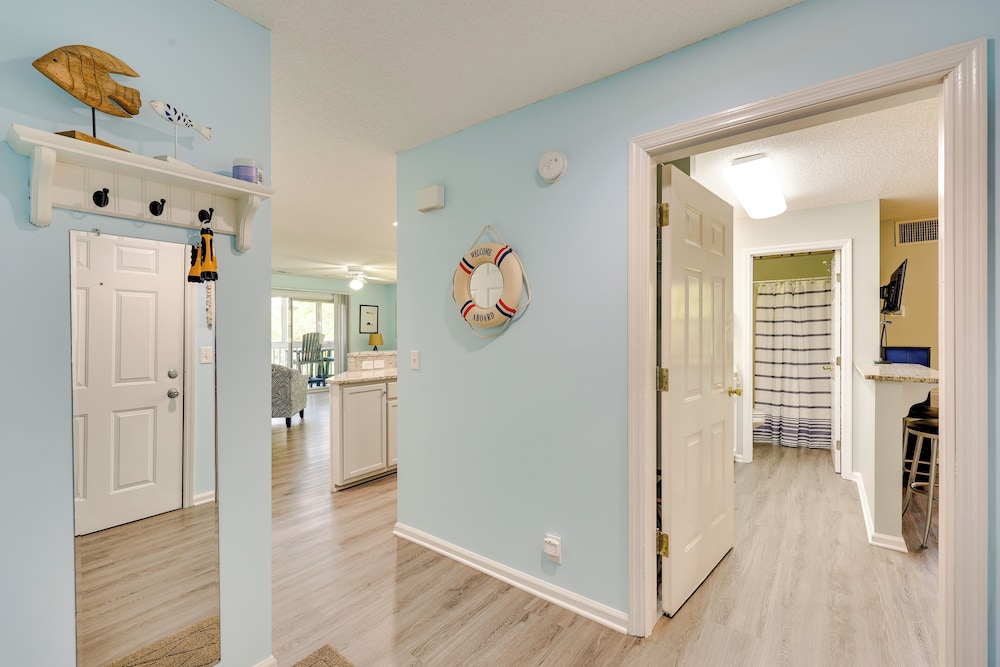 Private Deck and Pool Access Southport Resort Condo - photo 11