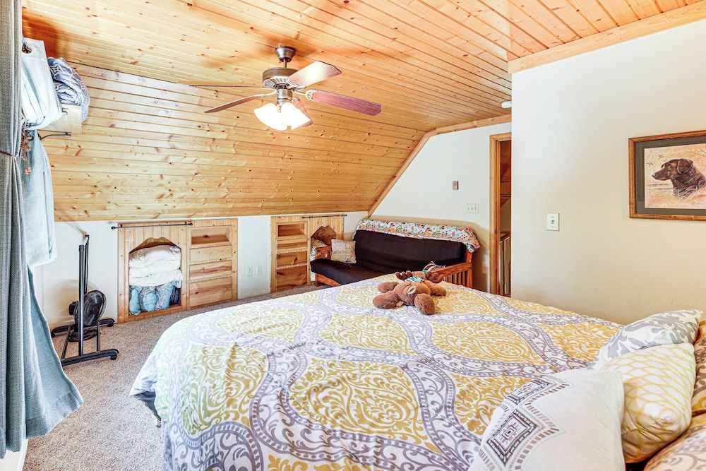 3 Mi to Snowshoe Resort Cabin with Hot Tub - photo 19