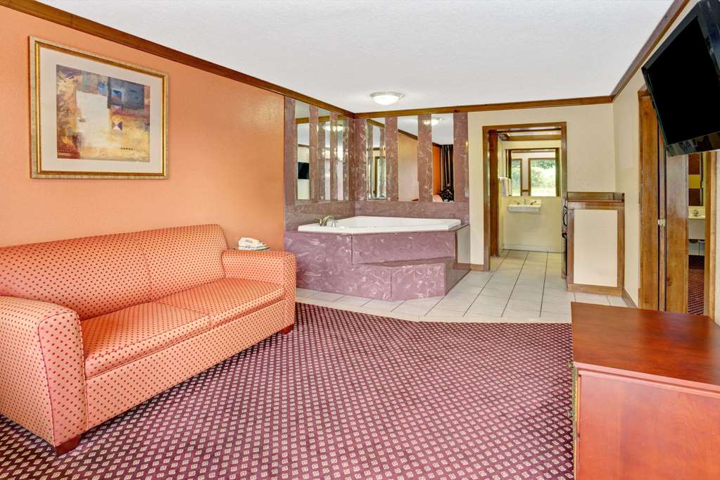 Travelodge by Wyndham Sellersburg Louisville North - photo 11
