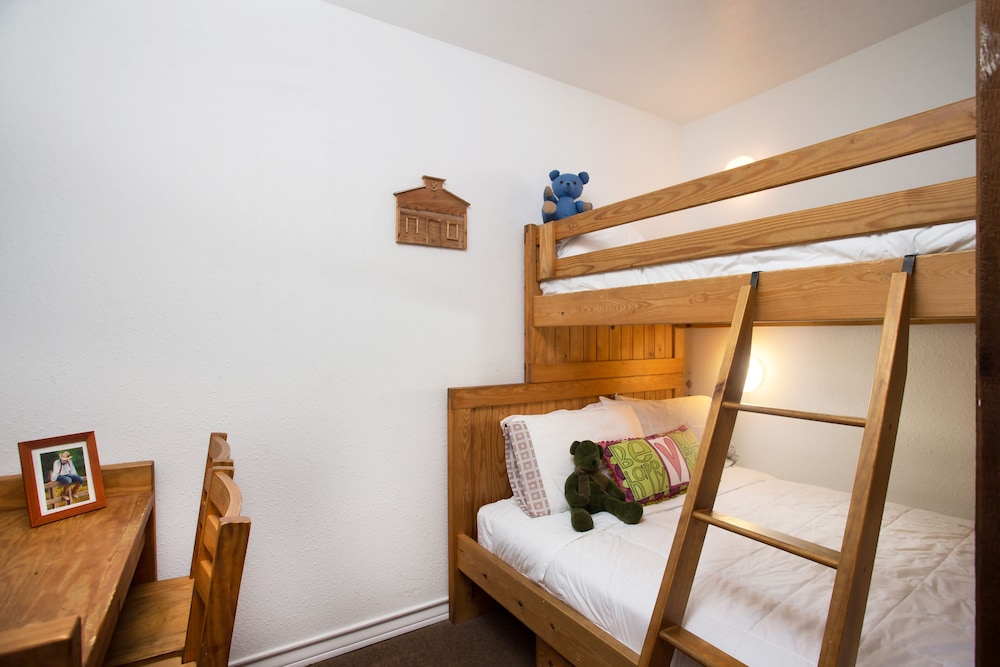 Y O Ranch Hotel - photo 10
