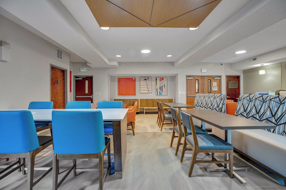 Holiday Inn Express Hotel & Suites Portland Jantzen Beach by IHG - photo 106