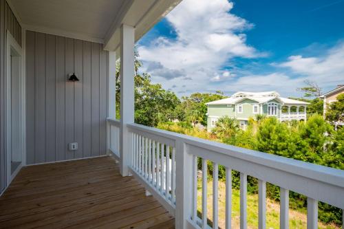 Paradise Pointe by Oak Island Accommodations - photo 9