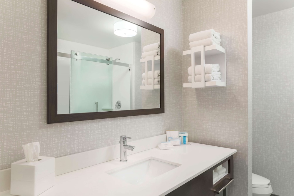 Hampton Inn & Suites Pittsburgh Downtown - photo 23