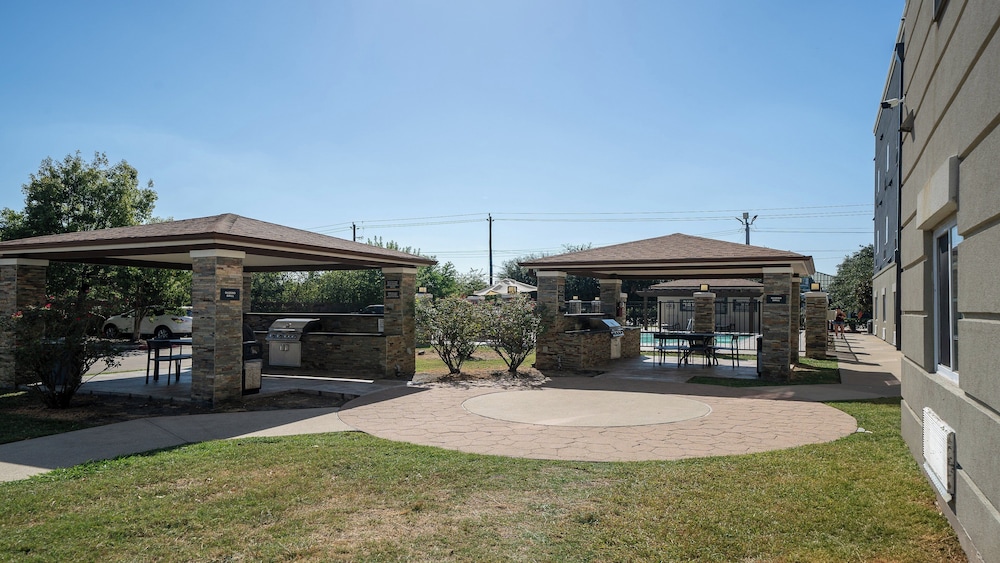 Candlewood Suites Baytown by IHG - photo 49