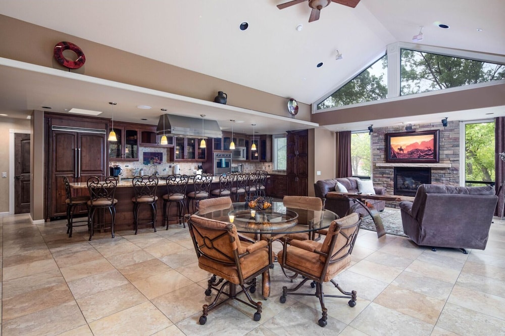 The Inn Above Oak Creek - photo 40
